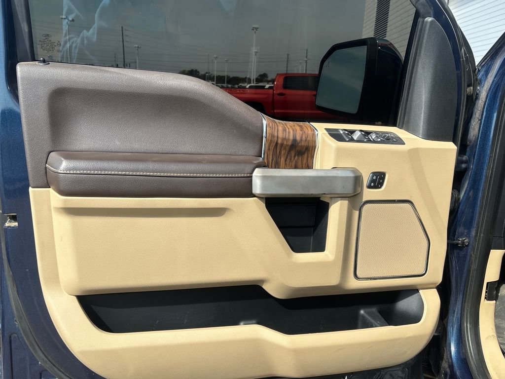 Used 2019 Ford F150 Lariat image 7