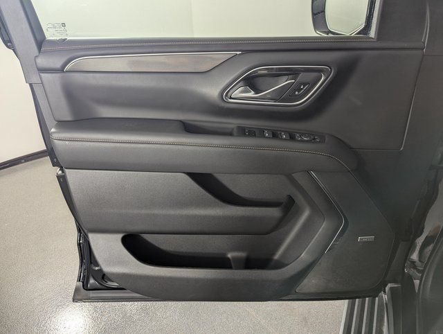 Used 2023 GMC Yukon AT4 w/ Technology Package AWD/4WD image 13