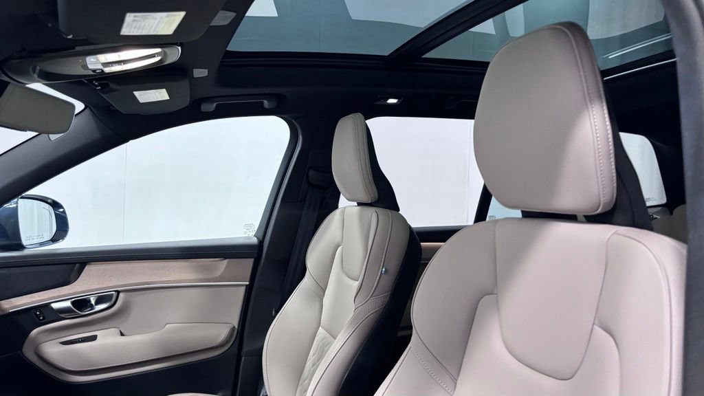 Certified 2026 Volvo XC90 B6 Plus AWD/4WD image 12