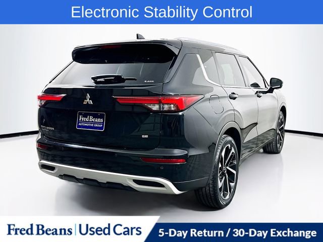 Used 2022 Mitsubishi Outlander SE image 8