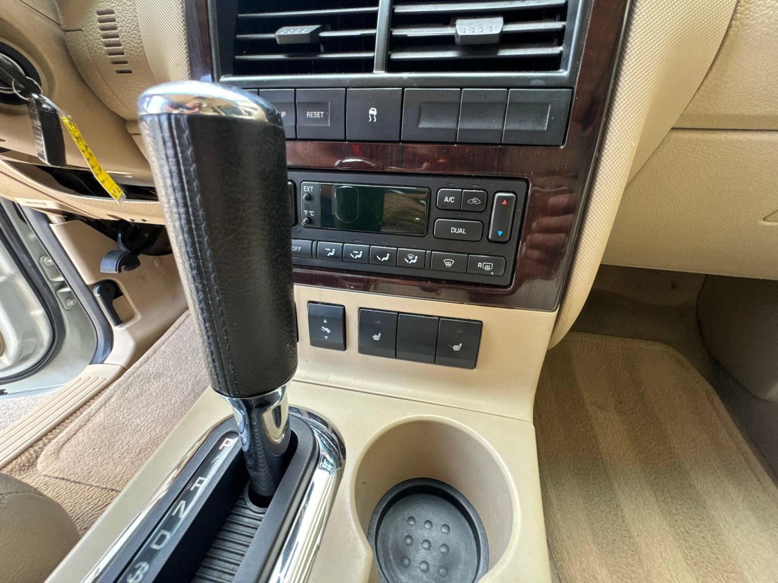 Used 2006 Ford Explorer Limited RWD image 31