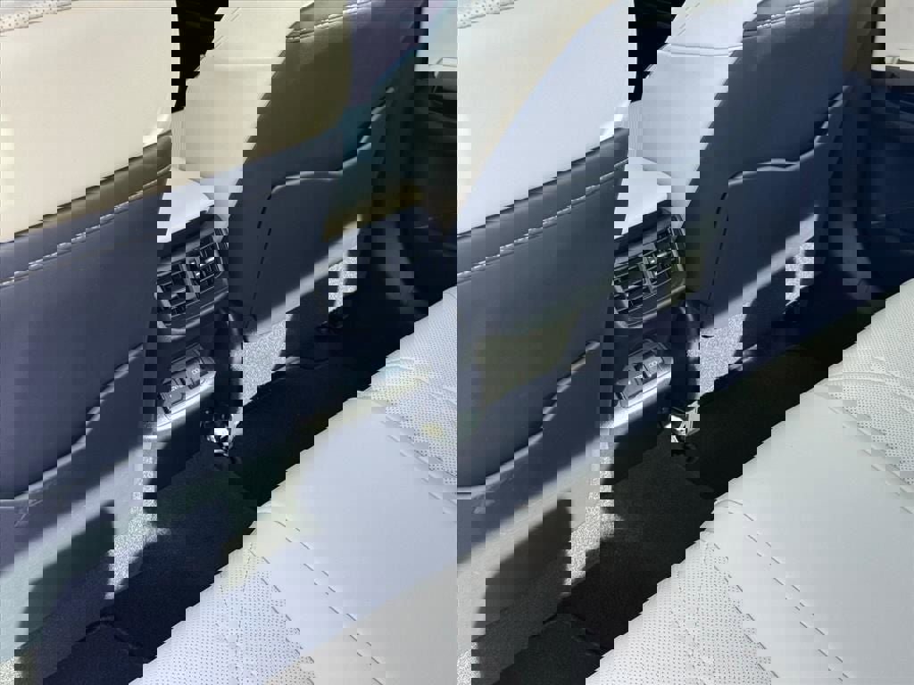 Used 2024 Lexus ES 350 Ultra Luxury w/ Accessory Package (Z1) image 15