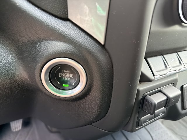 Used 2024 Chevrolet Silverado 1500 Custom image 23