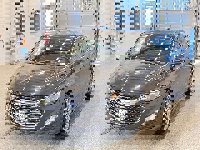 Used 2023 Chevrolet Malibu LT w/ Driver Confidence Package image 2