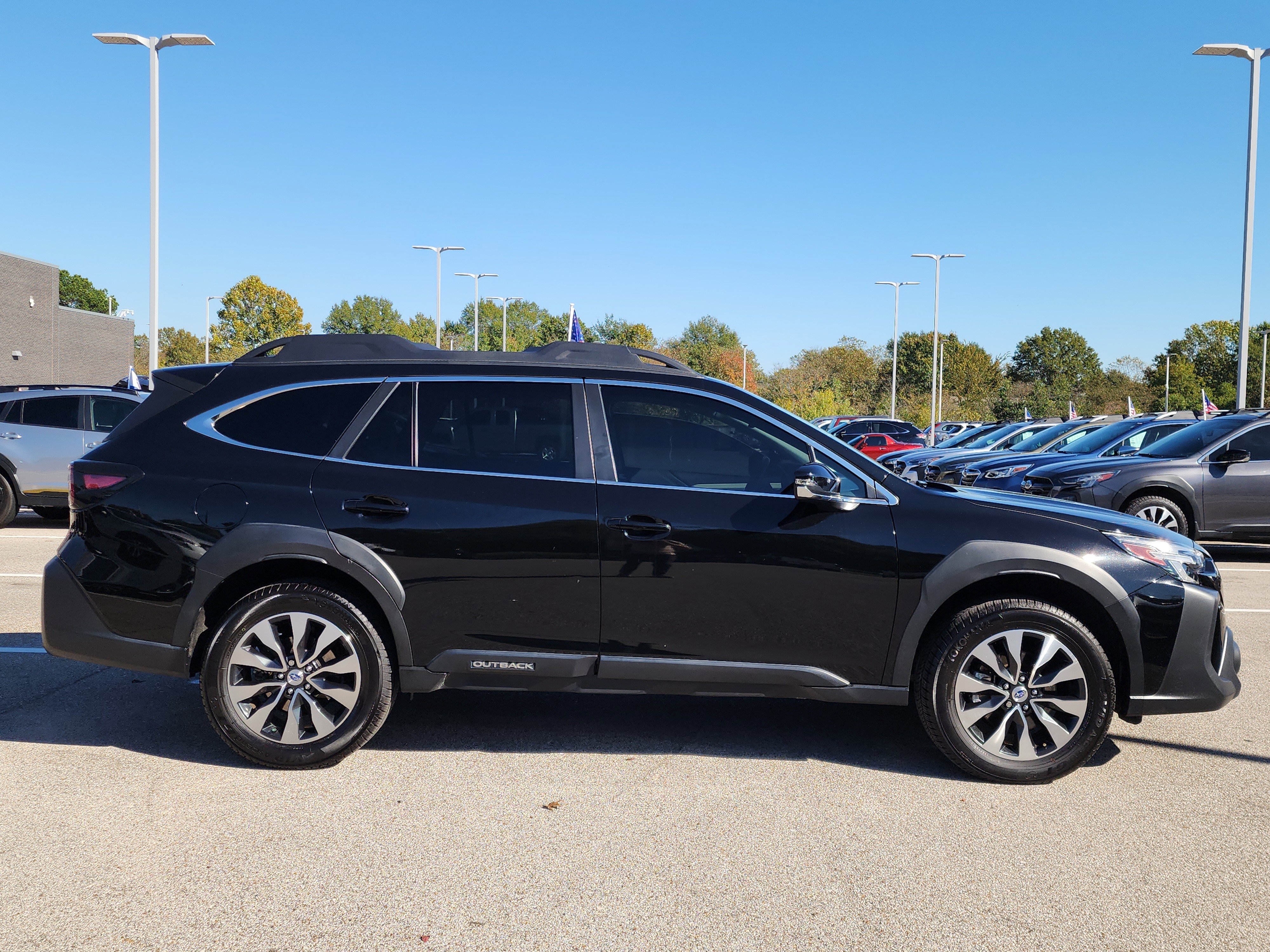 Used 2023 Subaru Outback Limited image 2