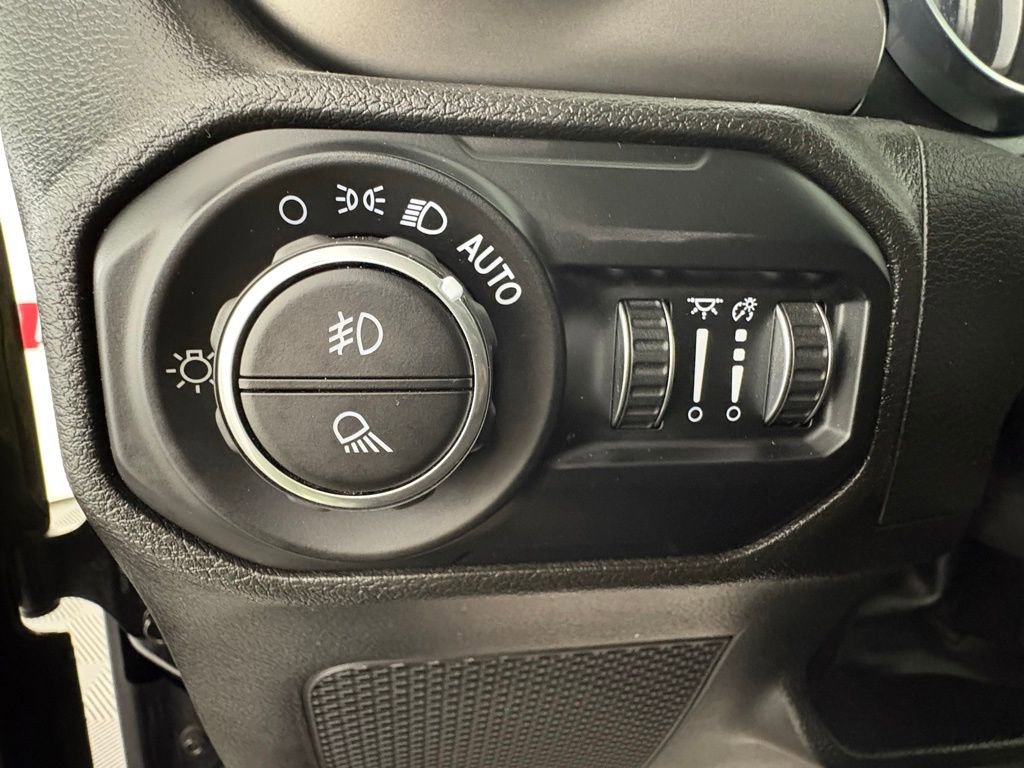 Used 2022 Jeep Gladiator Sport image 16