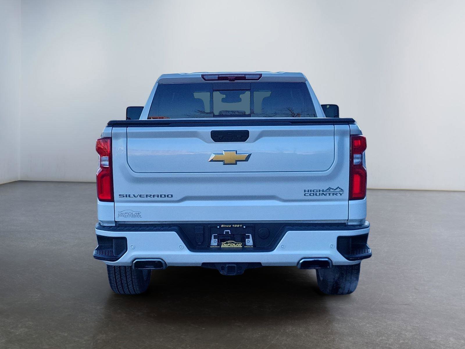 Used 2024 Chevrolet Silverado 1500 High Country w/ High Country Premium Package image 4