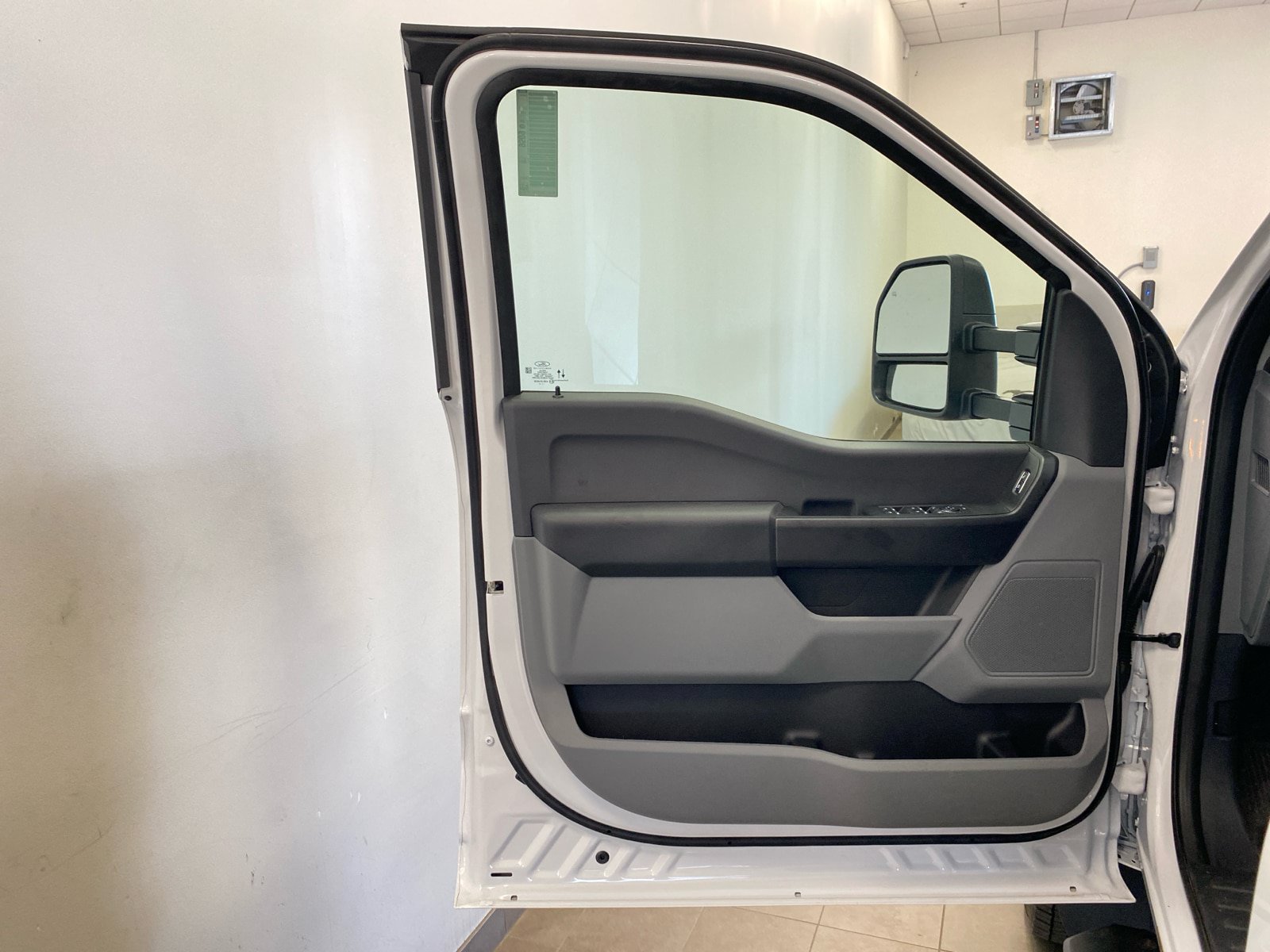 New 2026 Ford F550 4x4 Crew Cab image 15