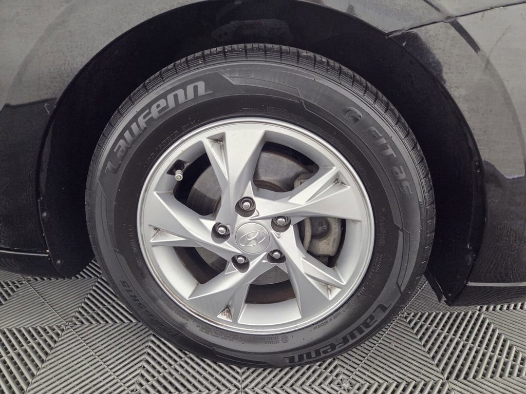 Used 2021 Hyundai Elantra SE image 10