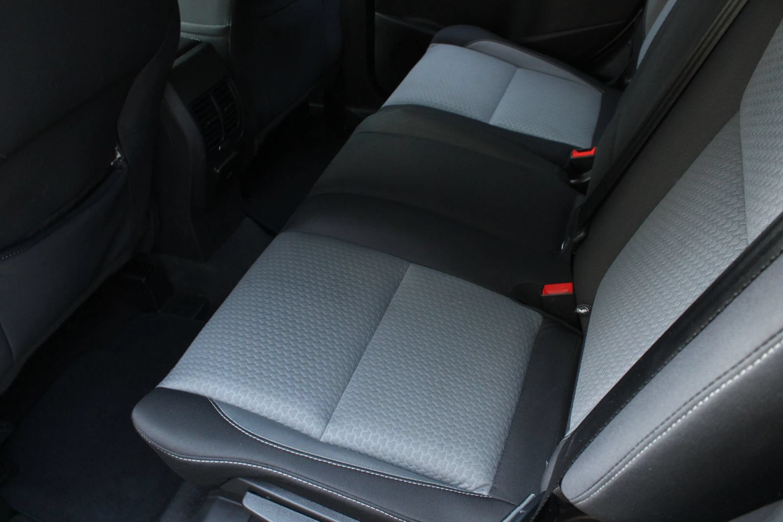 Used 2017 Ford Escape SE w/ SE Cold Weather Package FWD image 20