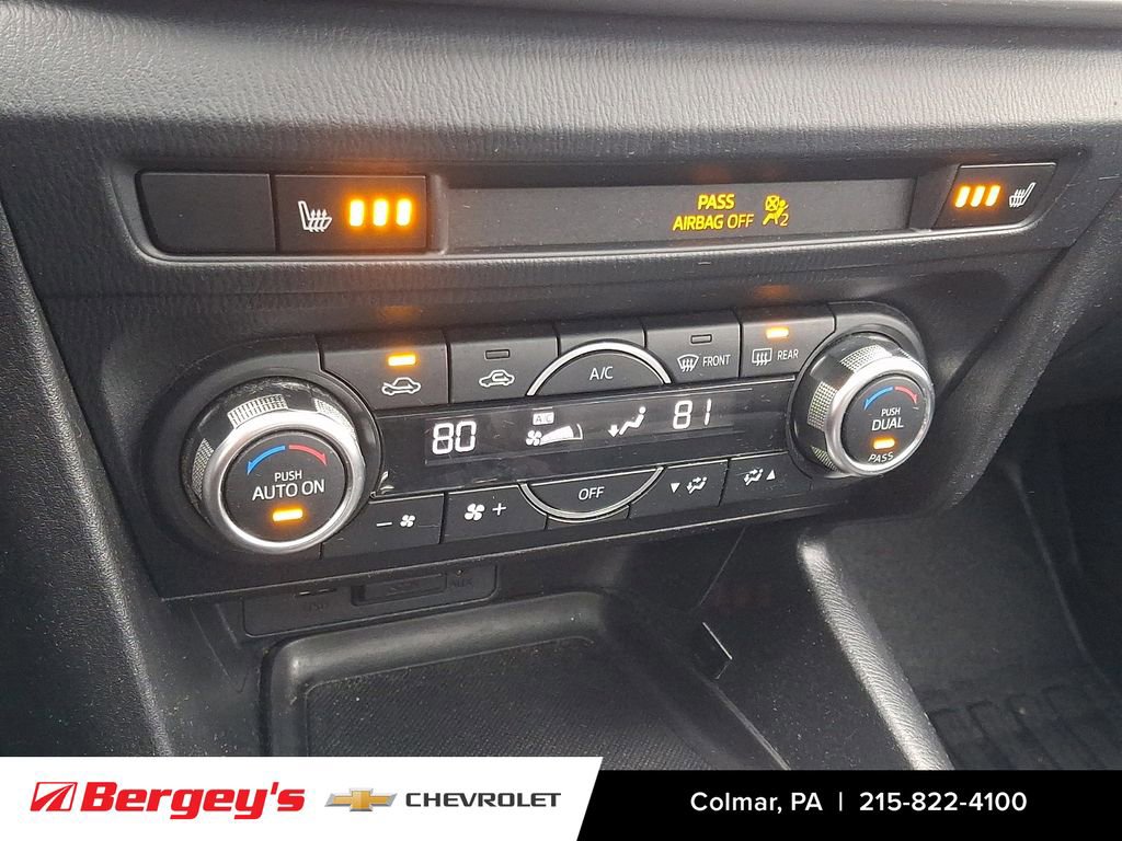 Used 2017 MAZDA MAZDA3 Touring FWD image 19