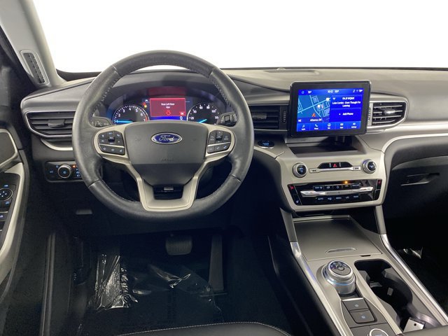 Used 2022 Ford Explorer XLT w/ Equipment Group 202A AWD/4WD image 21