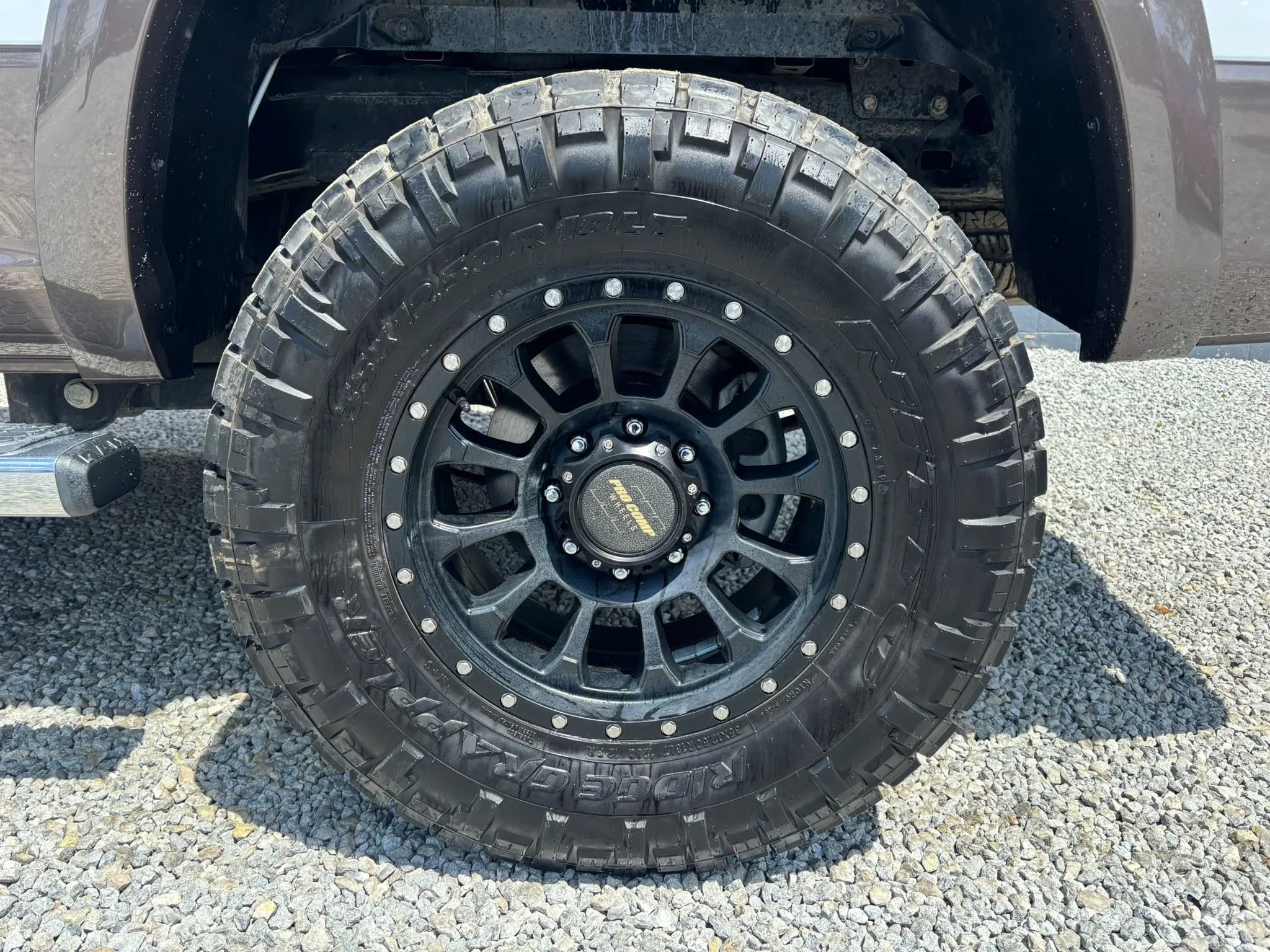 Used 2018 RAM 2500 Laramie AWD/4WD image 2