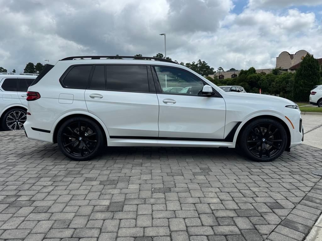 Used 2026 BMW X7 xDrive40i w/ M Sport Package image 8