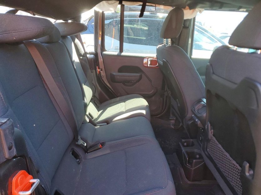 Used 2024 Jeep Gladiator Rubicon w/ Technology Group image 6