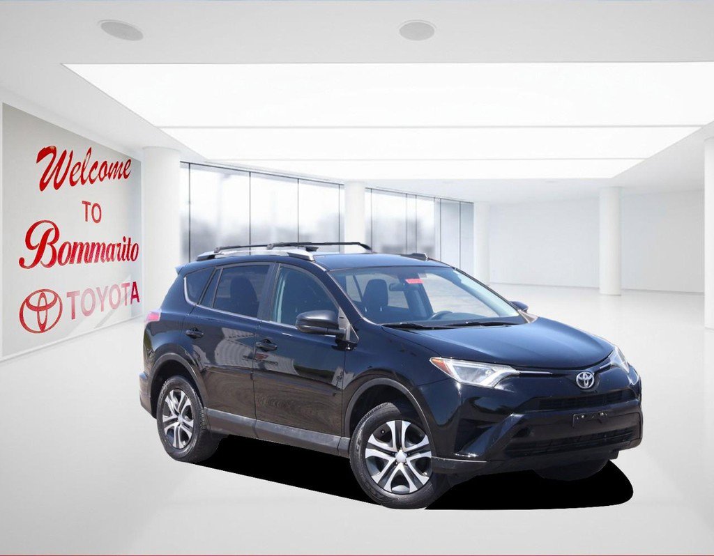 Used 2016 Toyota RAV4 LE AWD/4WD image 2