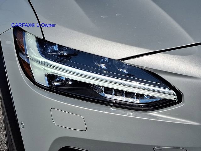Used 2022 Volvo V90 B6 Cross Country w/ Advanced Package image 10