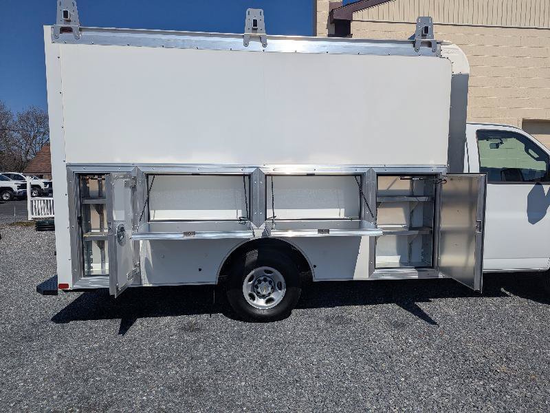 Used 2025 Chevrolet Express 3500 w/ Power Convenience Package RWD image 15