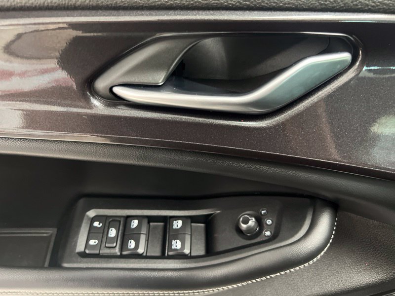 Used 2023 Jeep Grand Cherokee Altitude AWD/4WD image 21
