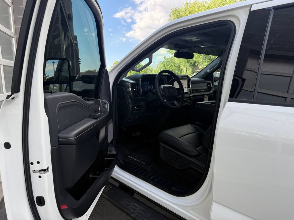 Used 2026 Ford F350 Lariat w/ Black Appearance Package AWD/4WD image 22