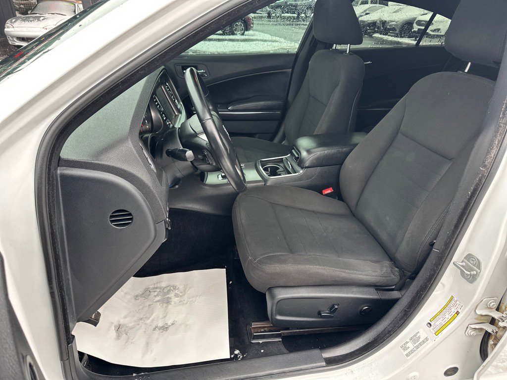 Used 2014 Dodge Charger SXT RWD image 11