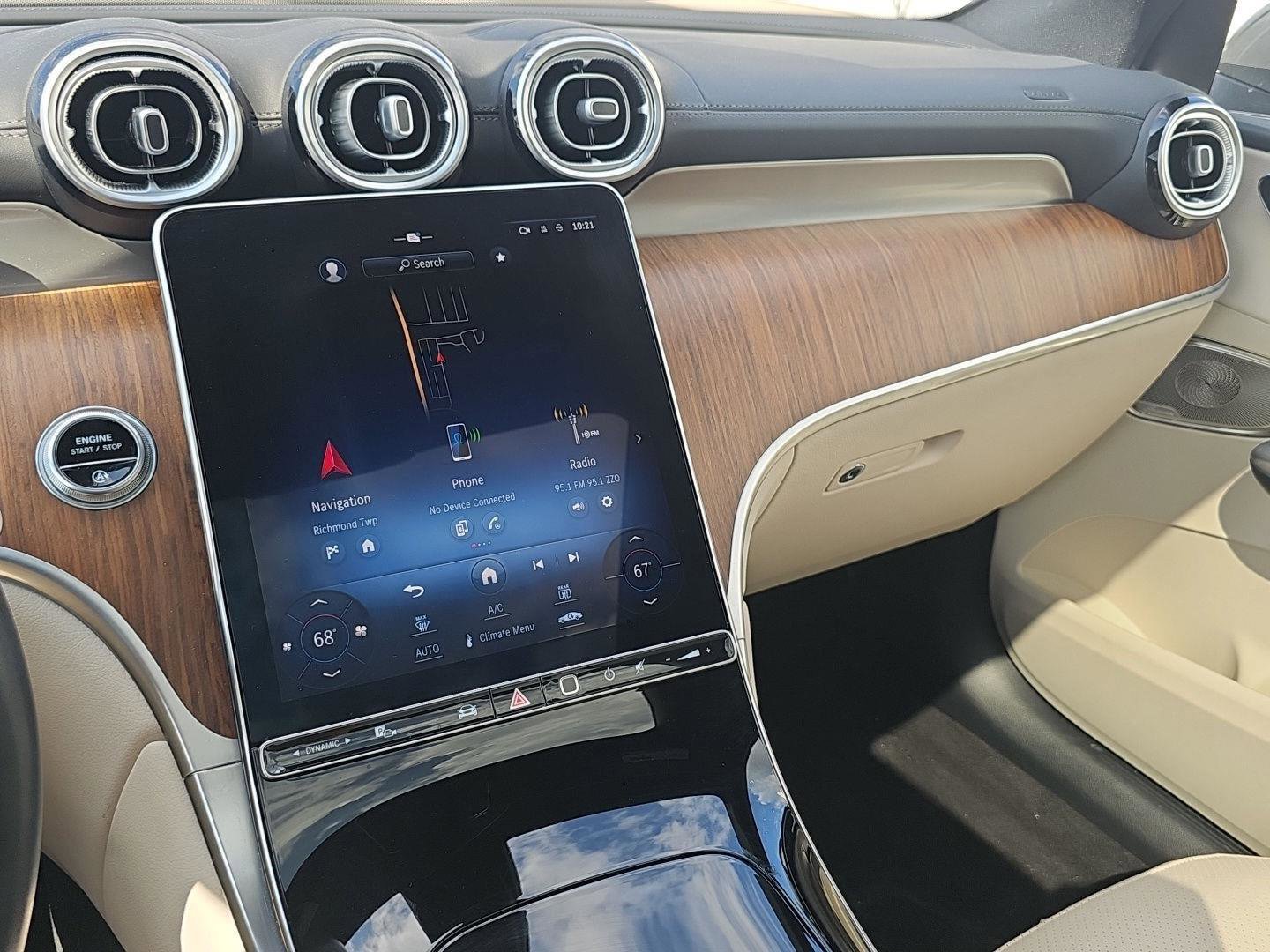 Used 2023 Mercedes-Benz GLC 300 4MATIC image 7