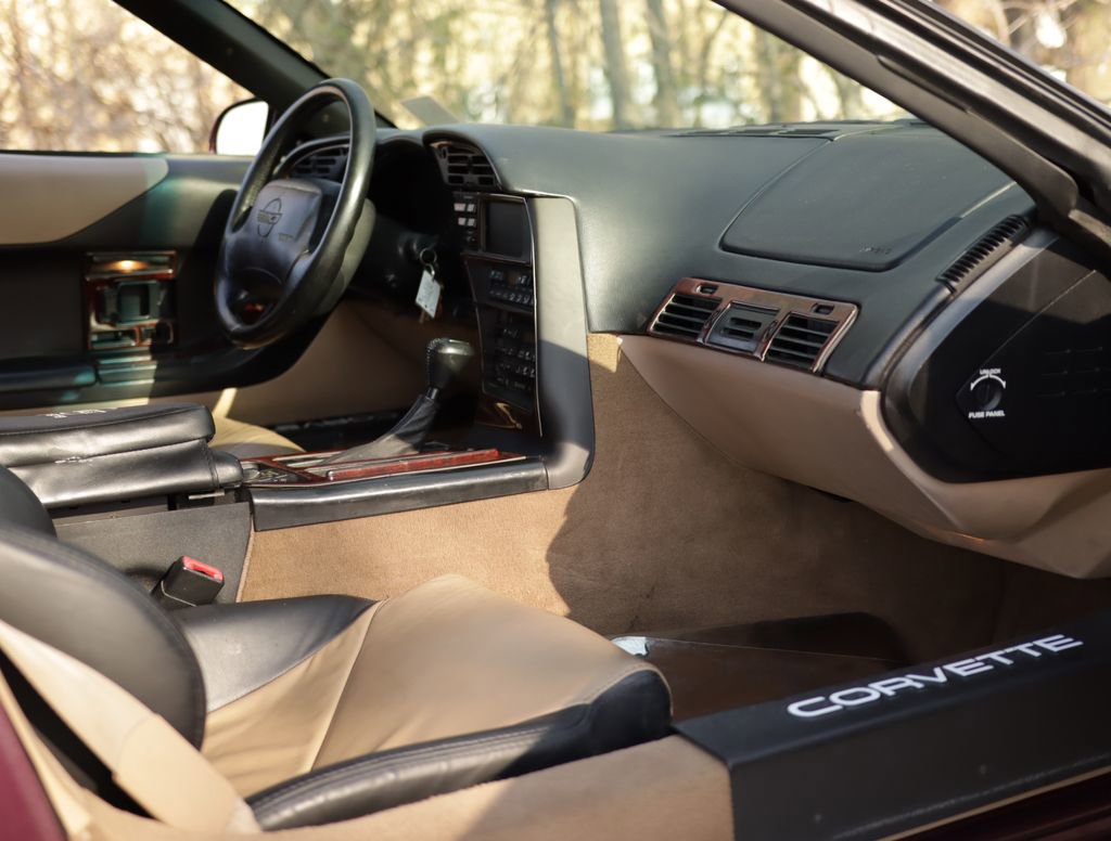 Used 1995 Chevrolet Corvette Convertible image 23