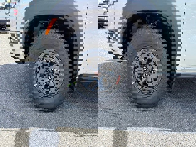 New 2026 Nissan Frontier PRO-4X w/ Pro-4x Convenience Package image 9