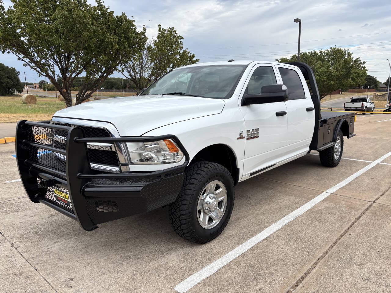 Used 2017 RAM 2500 Tradesman w/ Chrome Appearance Group AWD/4WD image 4