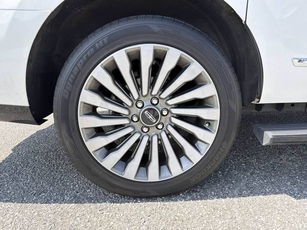 Used 2021 Lincoln Navigator L Reserve w/ Luxury Package AWD/4WD image 17
