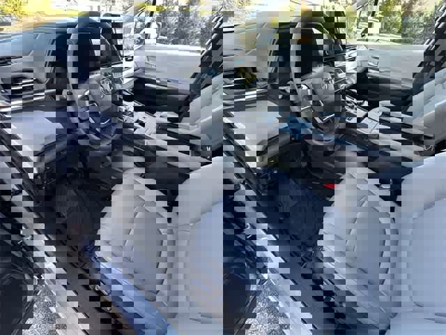 Used 2025 Toyota Sienna XLE image 16