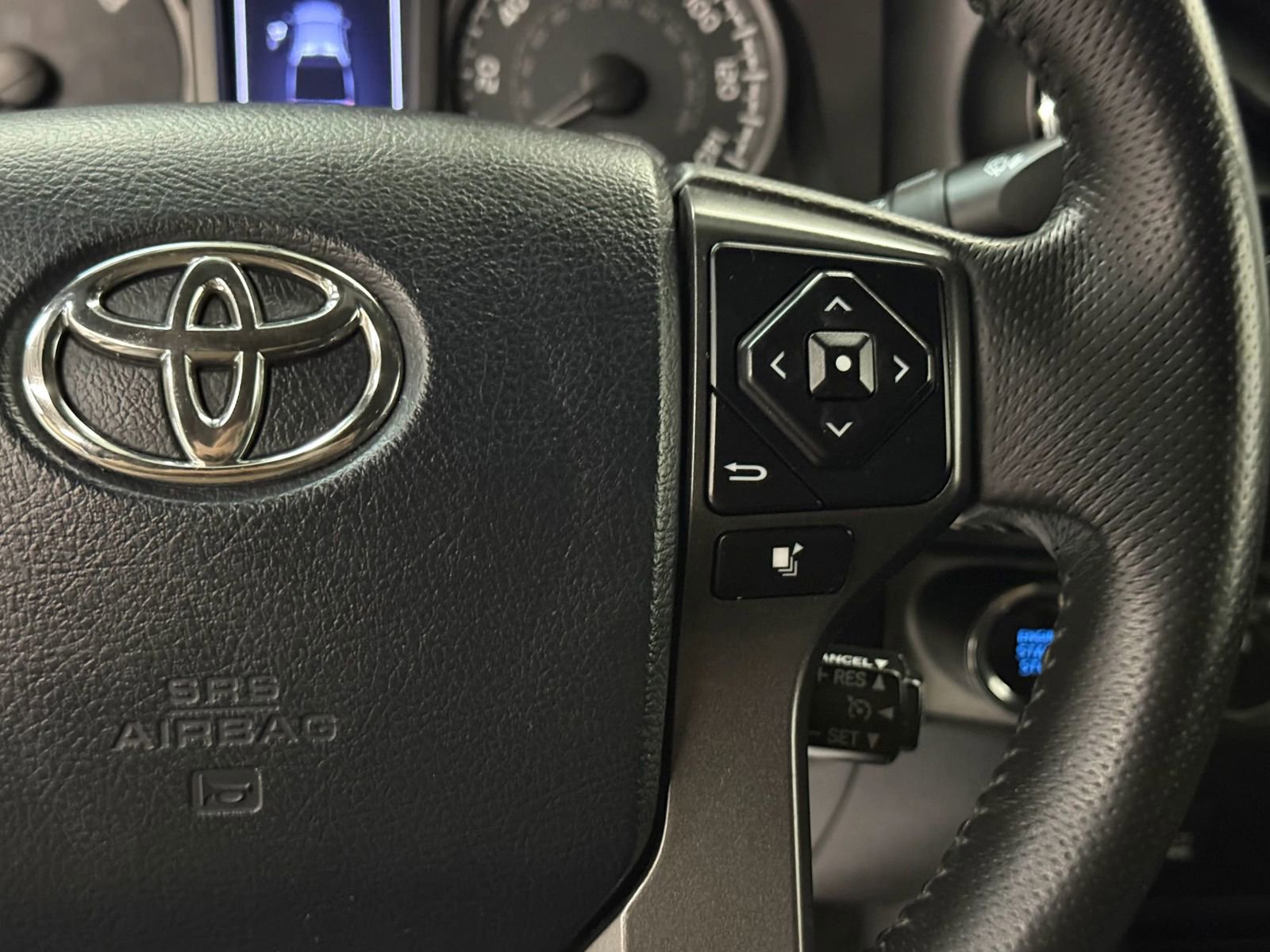 Used 2017 Toyota Tacoma TRD Off-Road w/ Tow Package (A/T) image 26