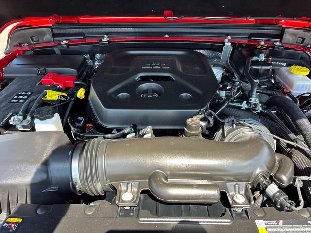 Used 2025 Jeep Wrangler Sport AWD/4WD image 29