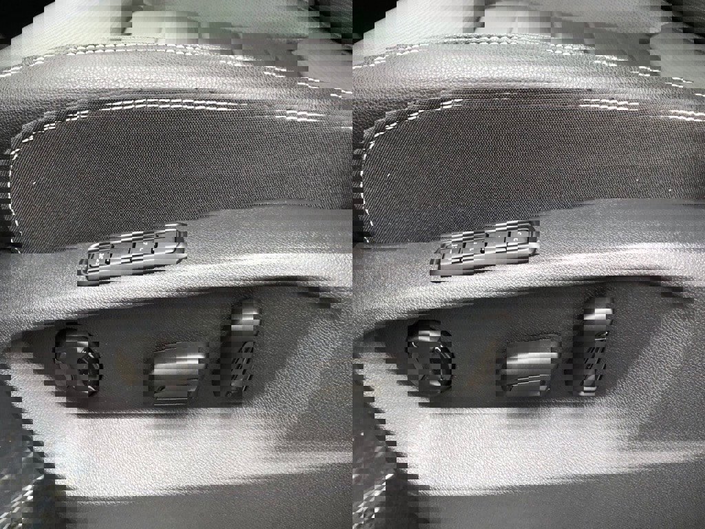 Used 2025 Volkswagen Atlas SEL image 14