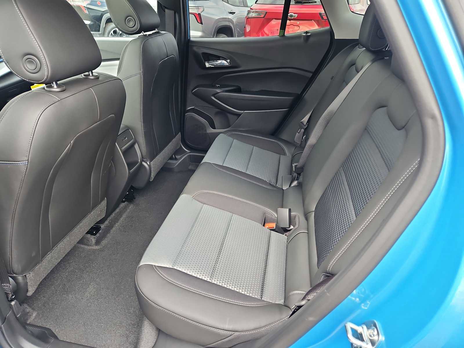 New 2026 Chevrolet Trax LT w/ Sunroof Package FWD image 18