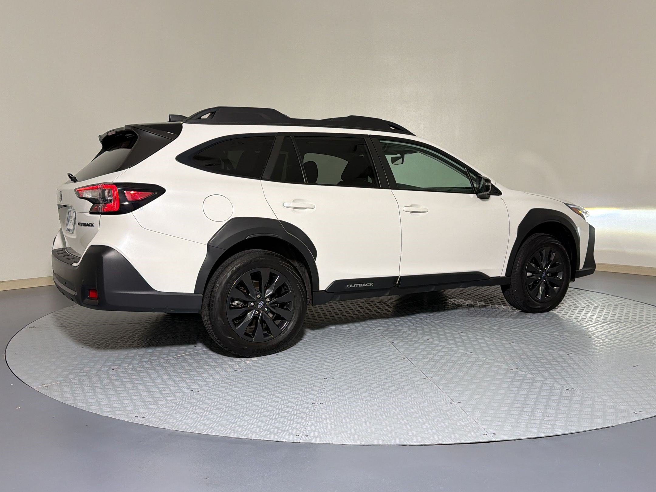Used 2023 Subaru Outback Onyx Edition AWD/4WD image 9