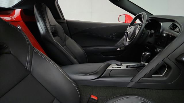 Used 2015 Chevrolet Corvette Stingray Convertible w/ 2LT Preferred Equipment Group image 19