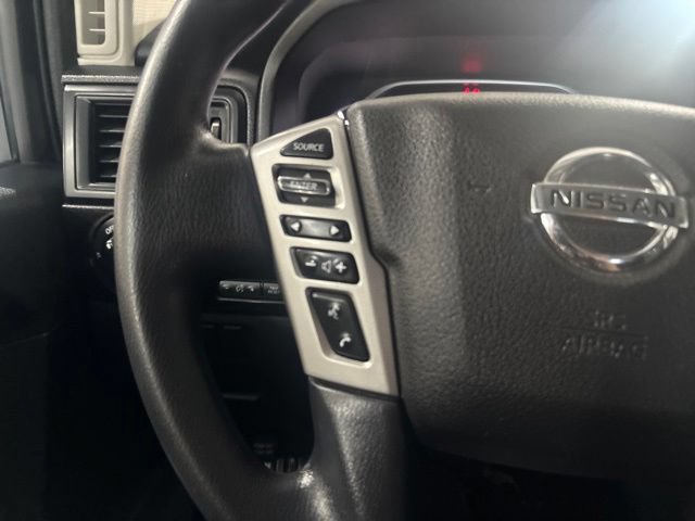 Used 2022 Nissan Titan SV AWD/4WD image 15