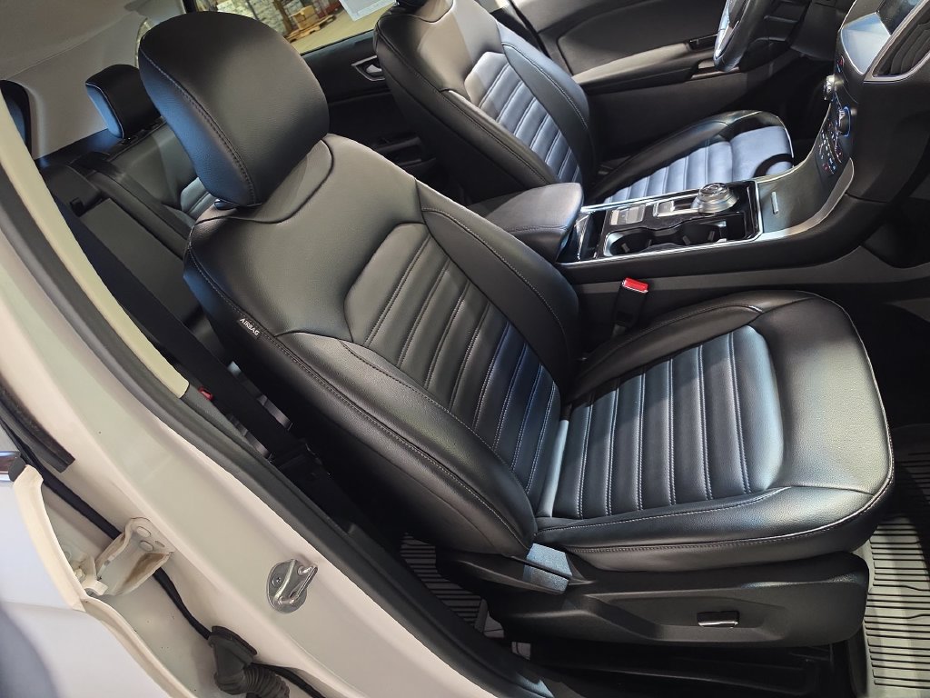Used 2019 Ford Edge SEL w/ Equipment Group 201A AWD/4WD image 24