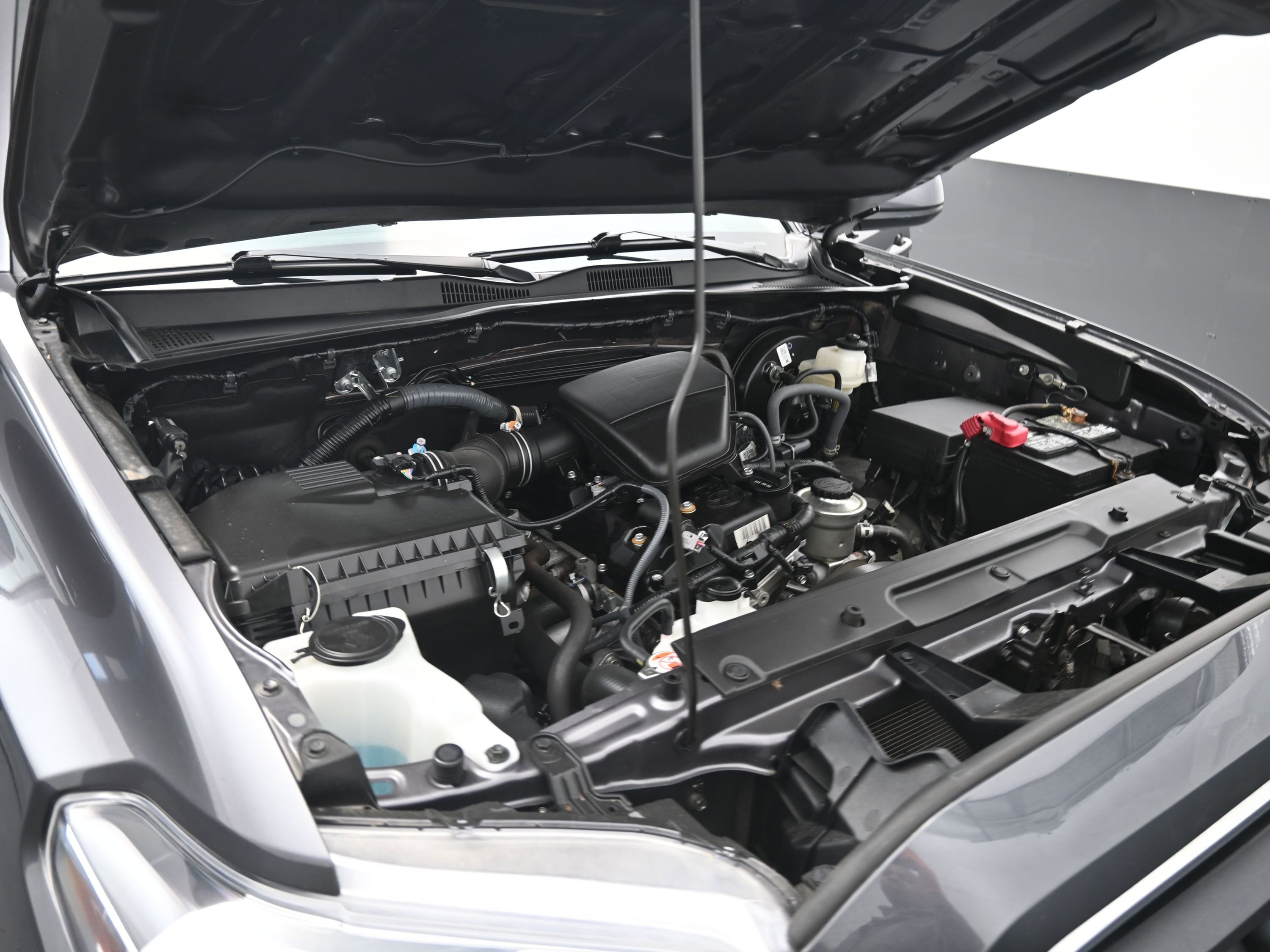 Used 2022 Toyota Tacoma SR5 w/ SR5 Appearance Package (SM) image 21