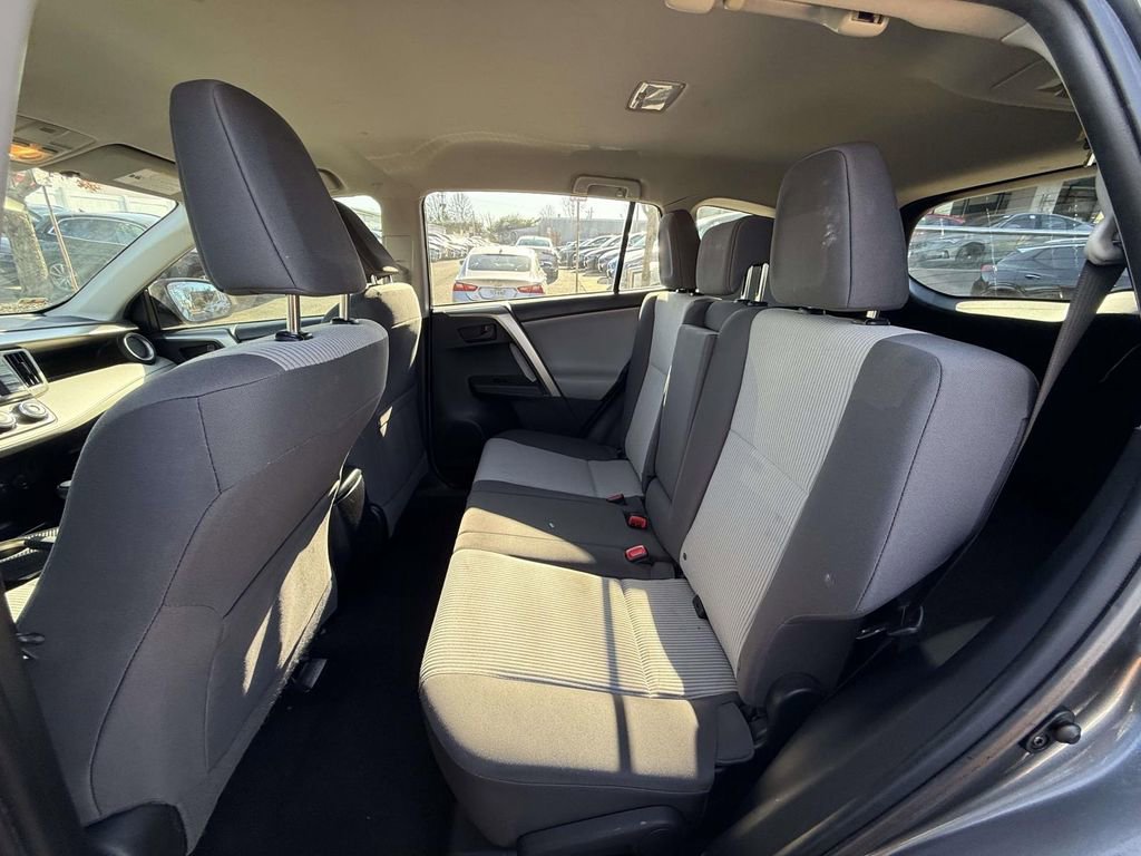 Used 2015 Toyota RAV4 LE image 12
