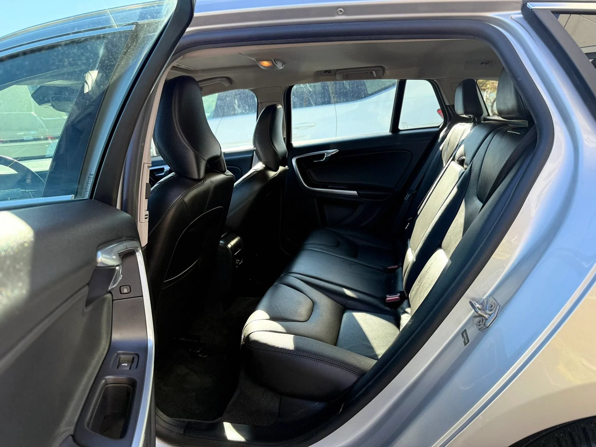 Used 2015 Volvo V60 T5 Premier FWD image 28