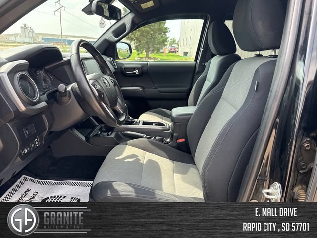 Used 2021 Toyota Tacoma TRD Off-Road AWD/4WD image 9