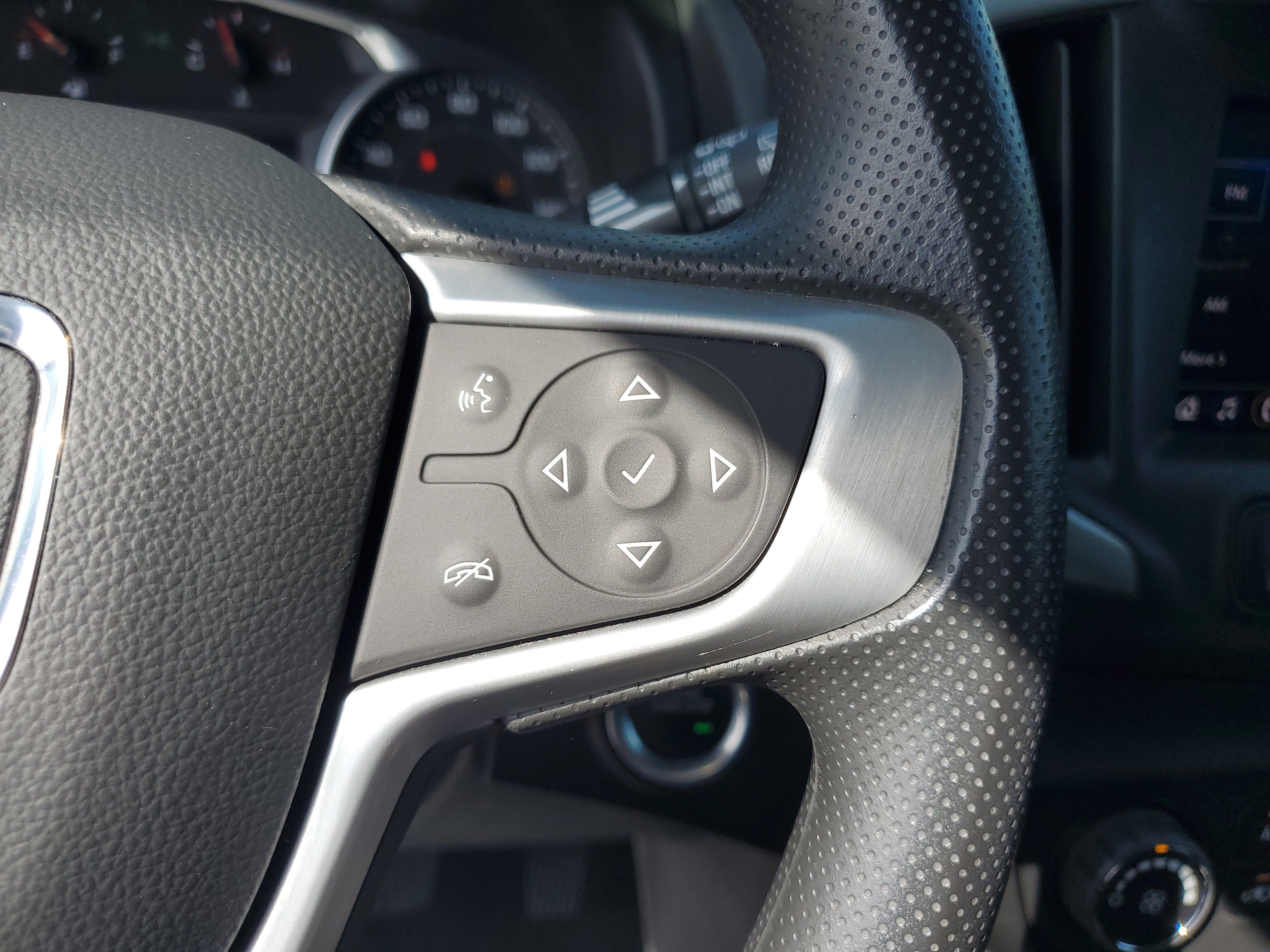 Used 2022 GMC Terrain SLE image 23