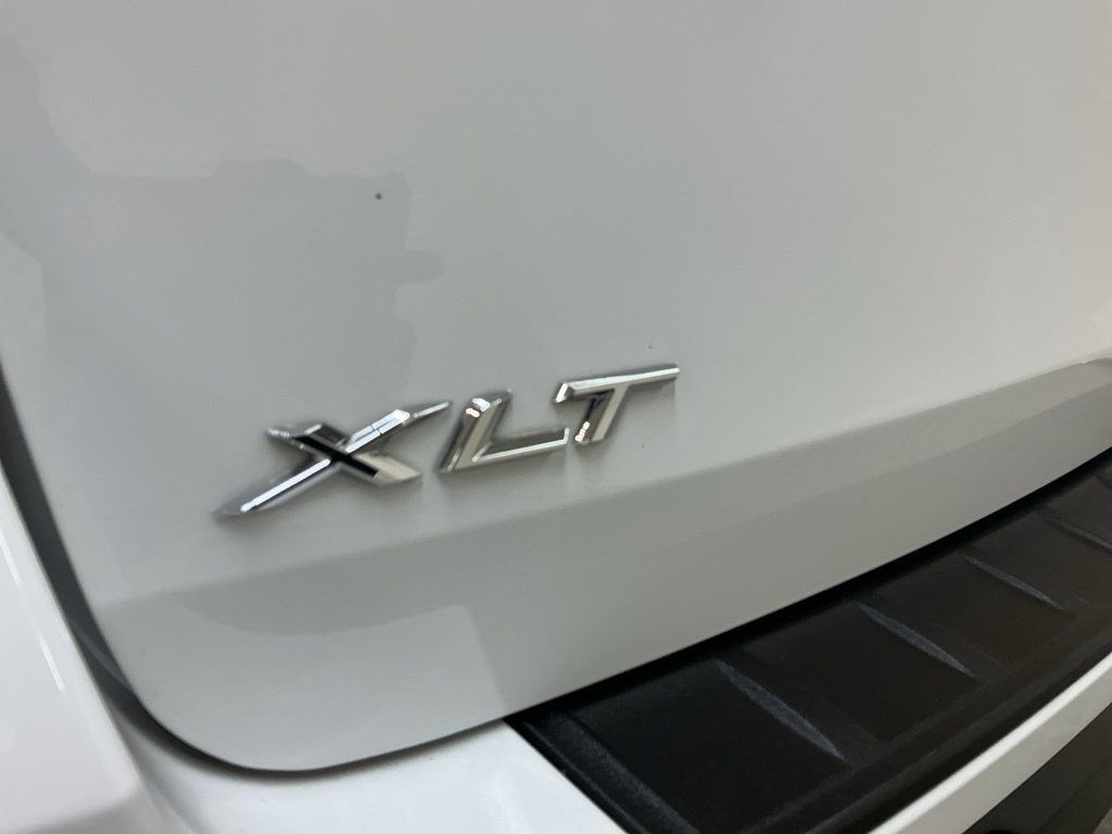 Used 2020 Ford Explorer XLT w/ Equipment Group 202A RWD image 10