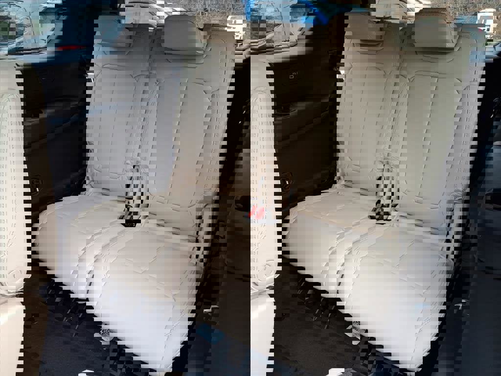 New 2025 Jeep Grand Cherokee L Limited w/ MOPAR Finishing Package image 7