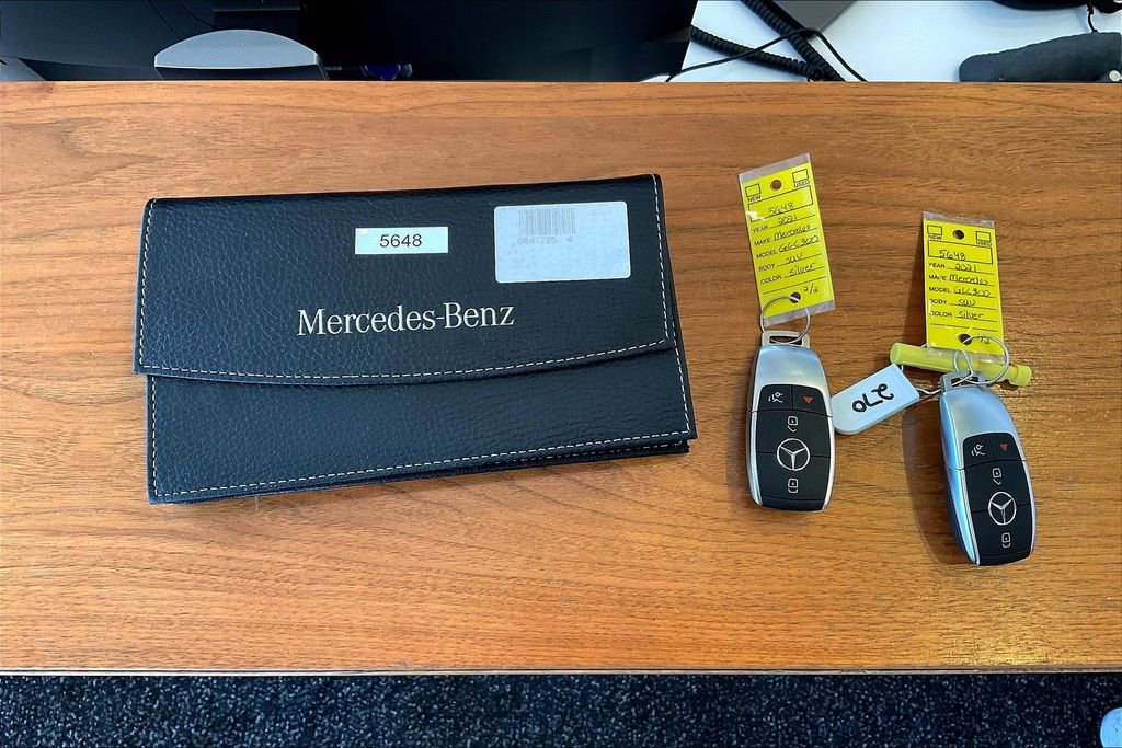 Used 2021 Mercedes-Benz GLC 300 4MATIC image 34