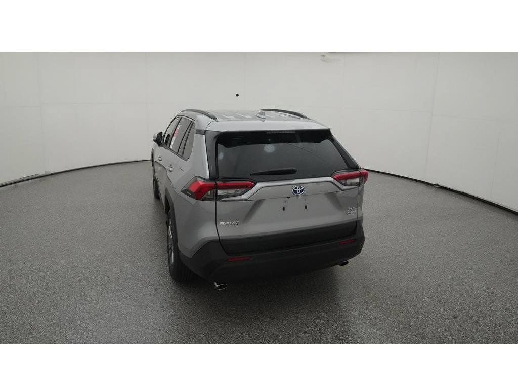 Used 2023 Toyota RAV4 XLE Premium AWD/4WD image 7