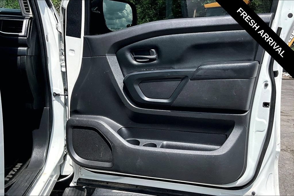 Used 2017 Nissan Titan S AWD/4WD image 24