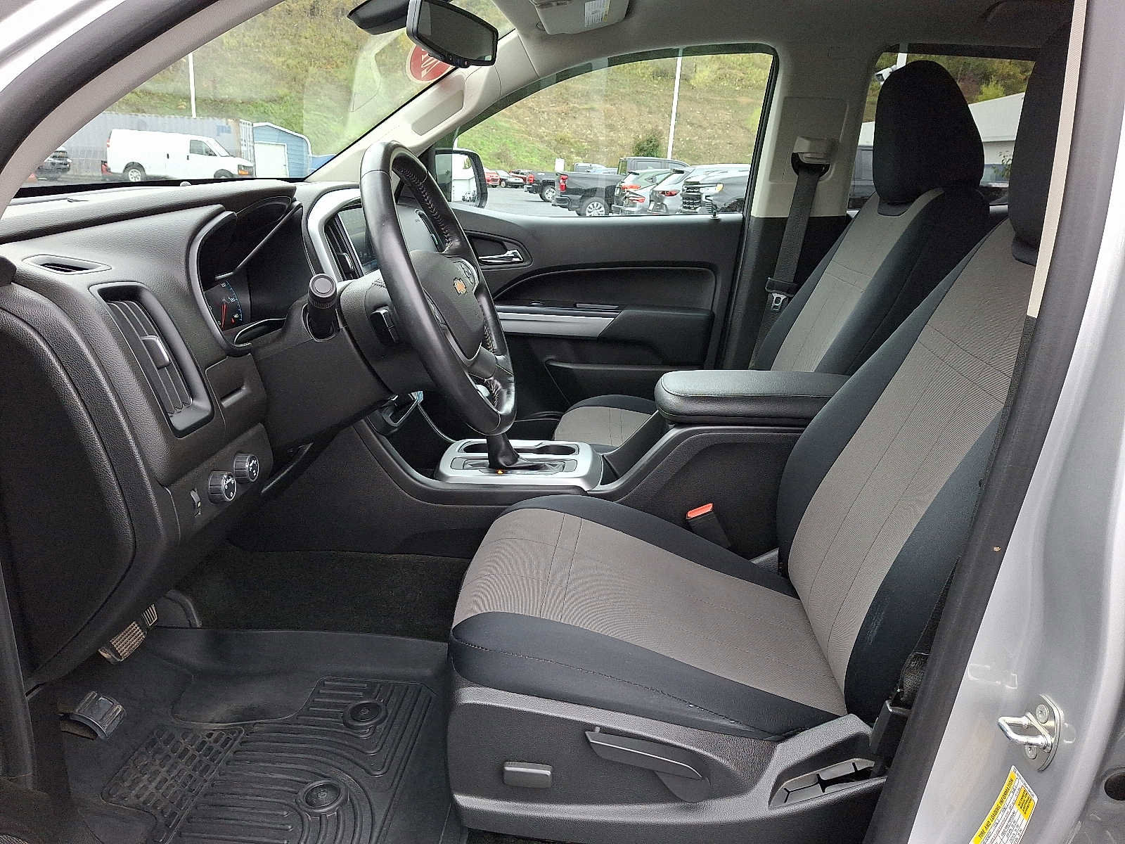 Used 2018 Chevrolet Colorado LT image 13